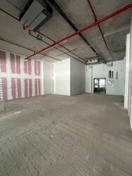 Middle Road (D7), Retail #610490661